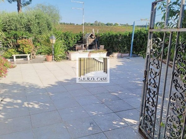 casa indipendente in vendita a Montalto di Castro