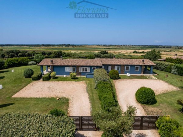 casa indipendente in vendita a Montalto di Castro in zona Pescia Romana