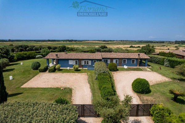 casa indipendente in vendita a Montalto di Castro in zona Pescia Romana