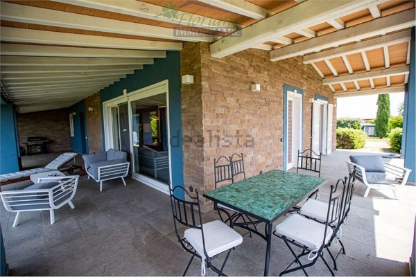 casa indipendente in vendita a Montalto di Castro in zona Pescia Romana
