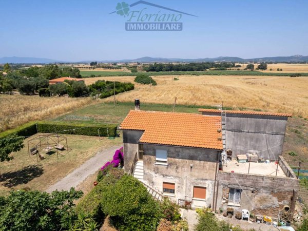 casa indipendente in vendita a Montalto di Castro in zona Pescia Romana