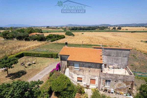 casa indipendente in vendita a Montalto di Castro in zona Pescia Romana