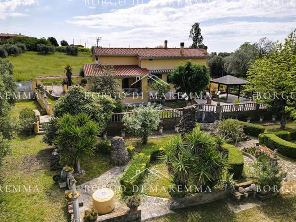 casa indipendente in vendita a Montalto di Castro in zona Pescia Romana