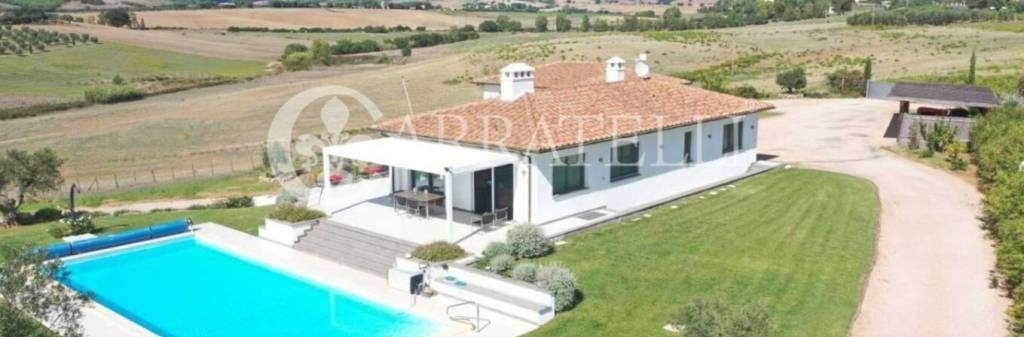 casa indipendente in vendita a Montalto di Castro