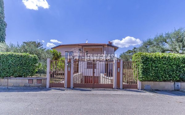 casa indipendente in vendita a Montalto di Castro