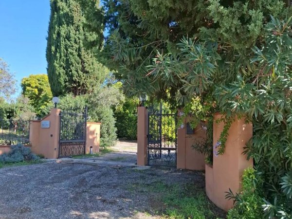 casa indipendente in vendita a Montalto di Castro