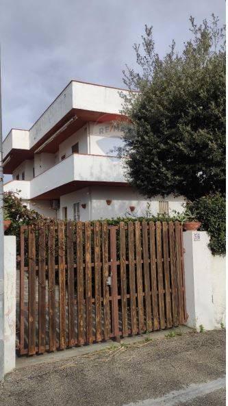 appartamento in vendita a Montalto di Castro in zona Montalto Marina
