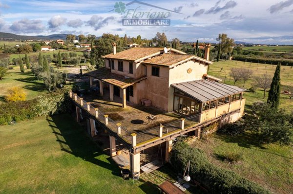 casa indipendente in vendita a Montalto di Castro