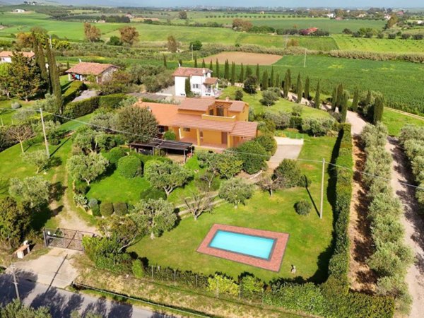 casa indipendente in vendita a Montalto di Castro in zona Pescia Romana