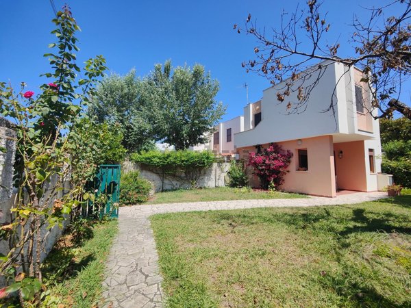 casa indipendente in vendita a Montalto di Castro