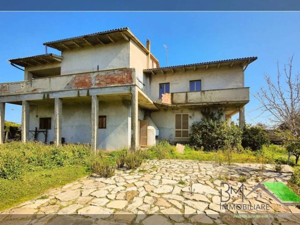casa indipendente in vendita a Montalto di Castro in zona Pescia Romana