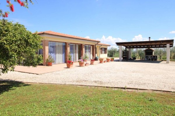 casa indipendente in vendita a Montalto di Castro