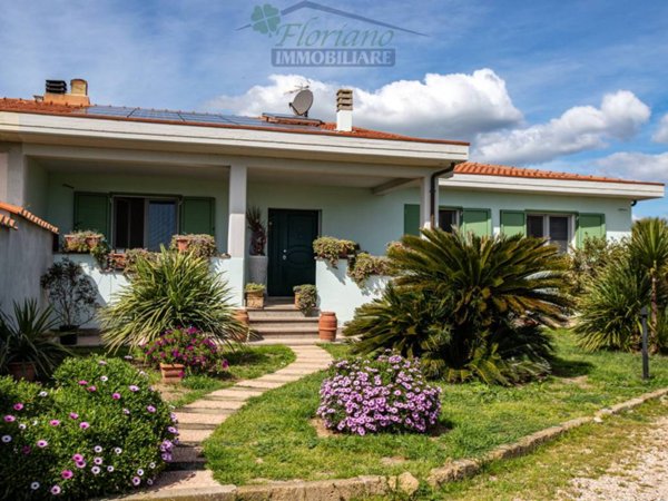 casa indipendente in vendita a Montalto di Castro in zona Pescia Romana