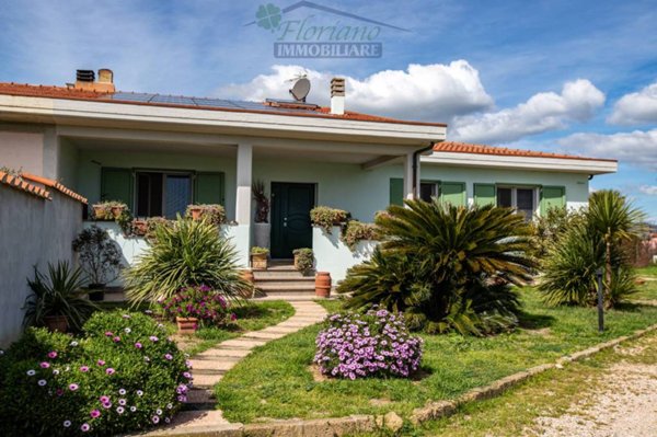 casa indipendente in vendita a Montalto di Castro in zona Pescia Romana