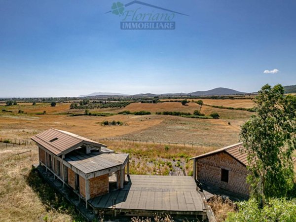 casa indipendente in vendita a Montalto di Castro