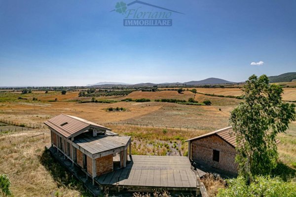 casa indipendente in vendita a Montalto di Castro
