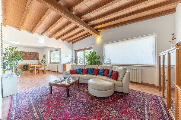 casa indipendente in vendita a Montalto di Castro