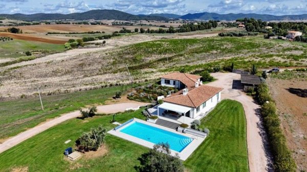 casa indipendente in vendita a Montalto di Castro in zona Pescia Romana