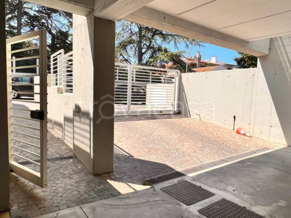 locale di sgombero in vendita a Montalto di Castro
