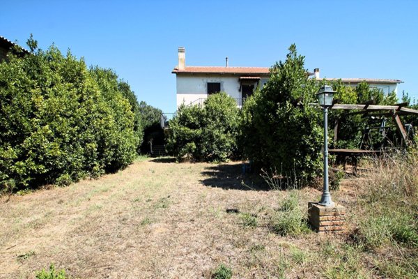 casa indipendente in vendita a Montalto di Castro in zona Pescia Romana