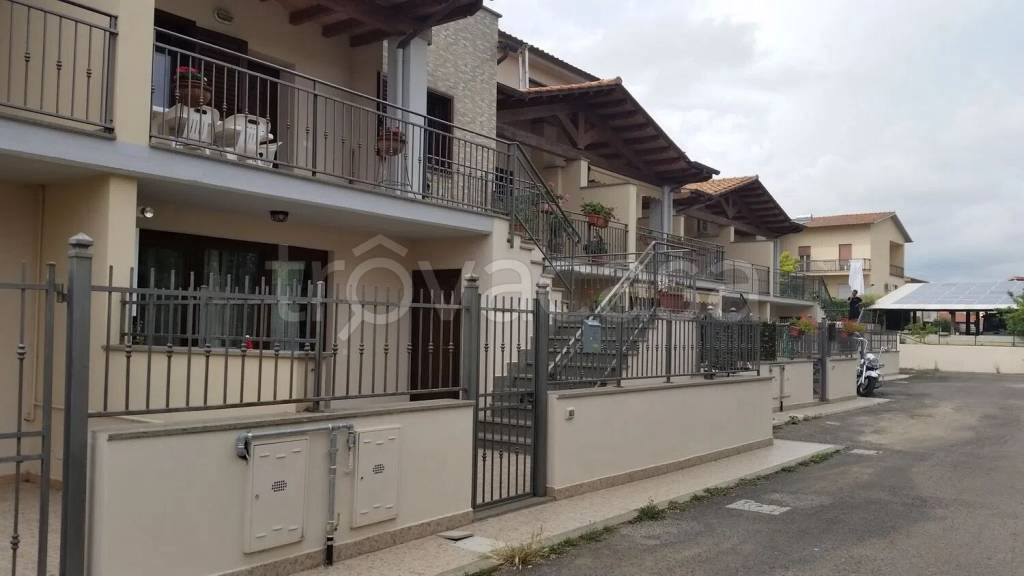 casa indipendente in vendita a Montalto di Castro in zona Pescia Romana