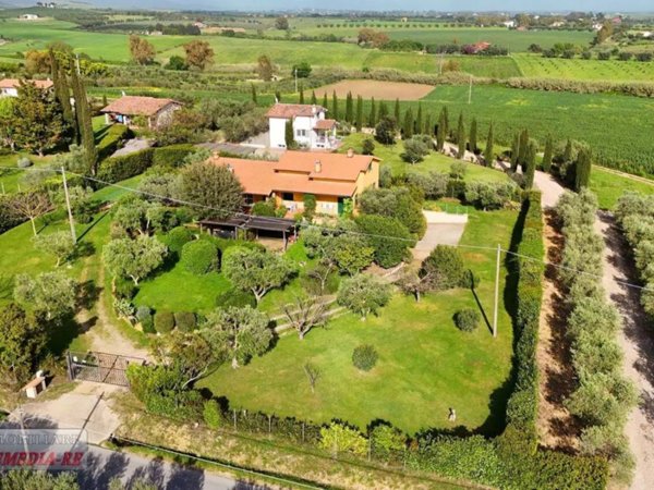 casa indipendente in vendita a Montalto di Castro