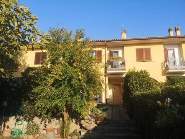 casa indipendente in vendita a Montalto di Castro in zona Pescia Romana