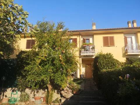 casa indipendente in vendita a Montalto di Castro in zona Pescia Romana