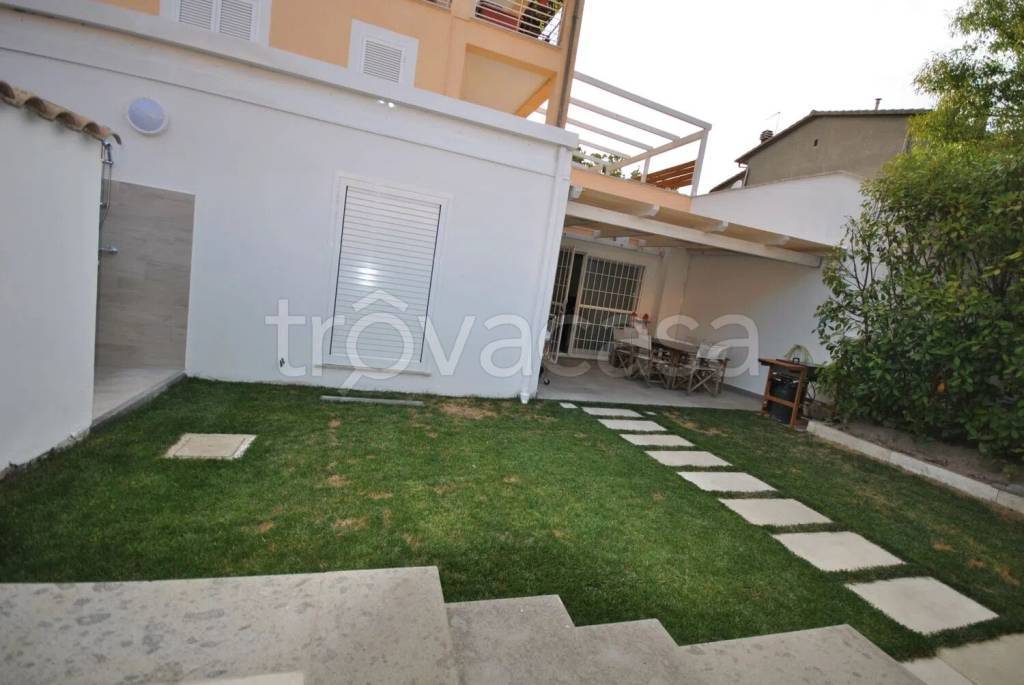 appartamento in vendita a Montalto di Castro in zona Pescia Romana