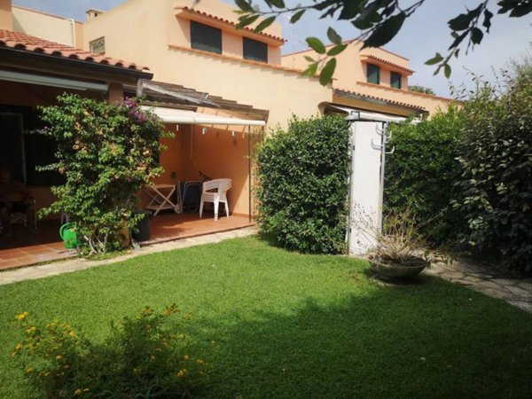 casa indipendente in vendita a Montalto di Castro