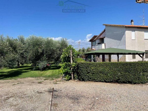 appartamento in vendita a Montalto di Castro in zona Pescia Romana