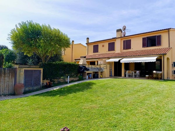 esavano in vendita a Montalto di Castro