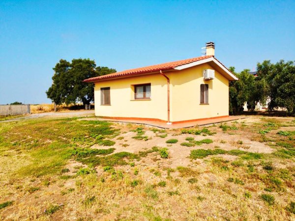 casa indipendente in vendita a Montalto di Castro