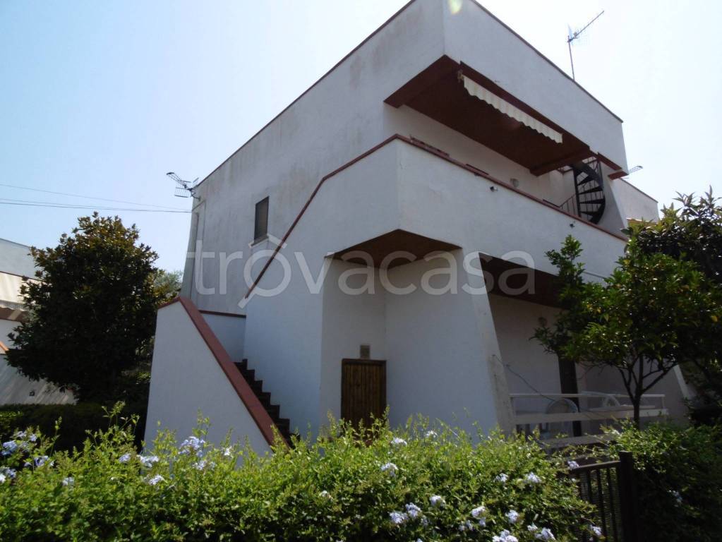 appartamento in vendita a Montalto di Castro in zona Montalto Marina