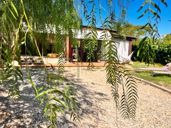 casa indipendente in vendita a Montalto di Castro in zona Montalto Marina