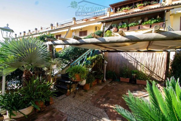 appartamento in vendita a Montalto di Castro in zona Pescia Romana