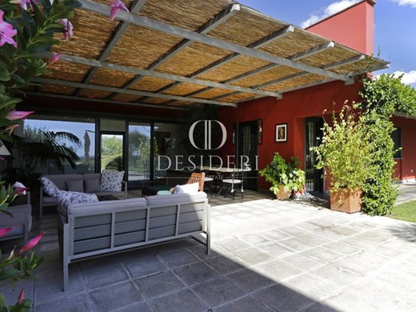 casa indipendente in vendita a Montalto di Castro in zona Pescia Romana