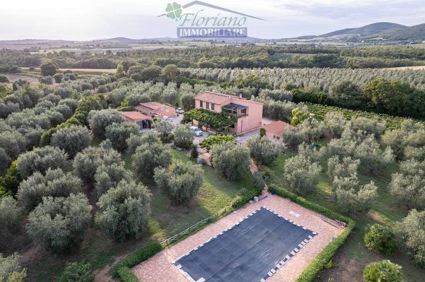 casa indipendente in vendita a Montalto di Castro in zona Pescia Romana