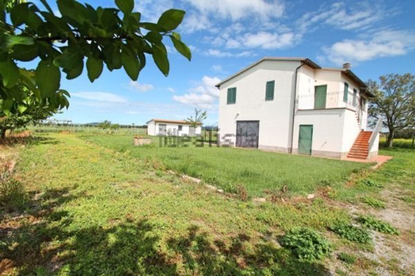 casa indipendente in vendita a Montalto di Castro in zona Pescia Romana