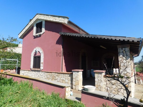 casa indipendente in vendita a Montalto di Castro