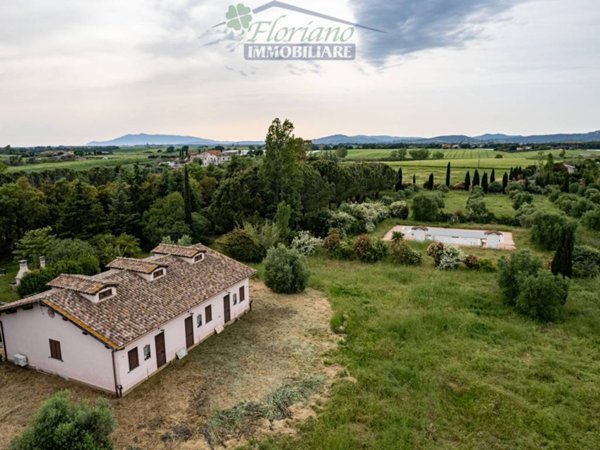 casa indipendente in vendita a Montalto di Castro in zona Pescia Romana