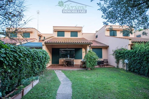 casa indipendente in vendita a Montalto di Castro in zona Pescia Romana