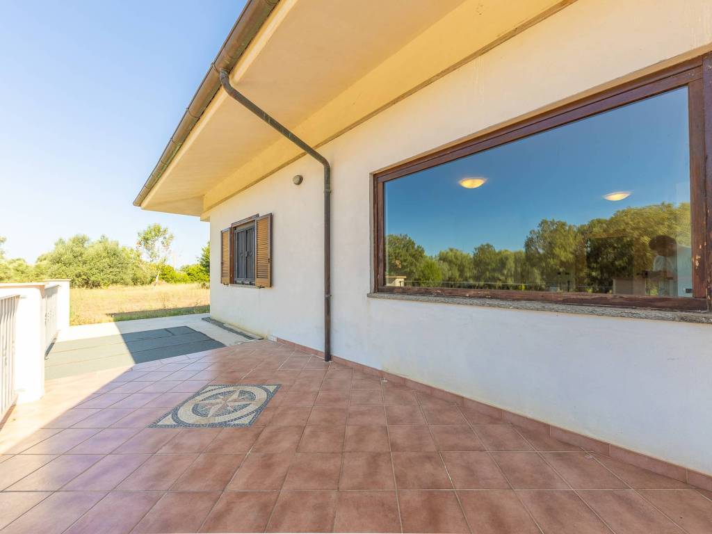 casa indipendente in vendita a Montalto di Castro