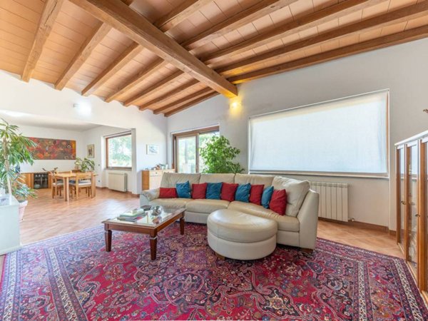 casa indipendente in vendita a Montalto di Castro