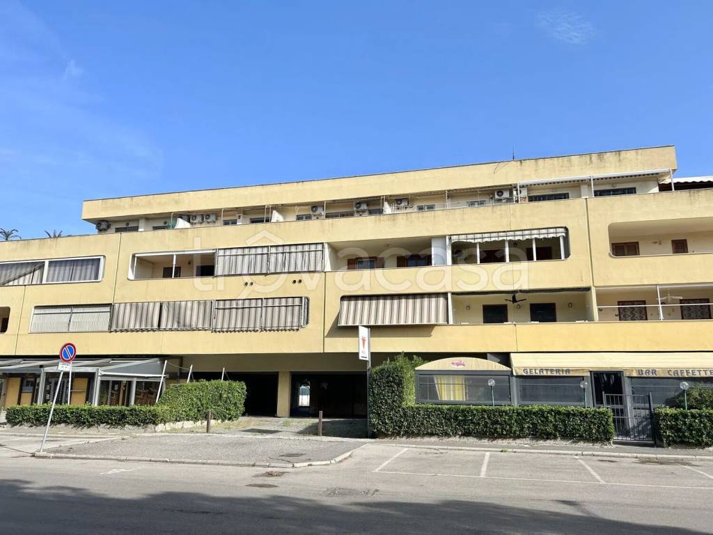 appartamento in vendita a Montalto di Castro in zona Montalto Marina