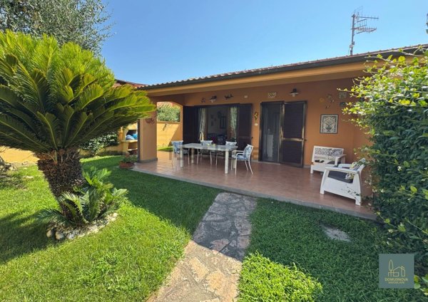 casa indipendente in vendita a Montalto di Castro