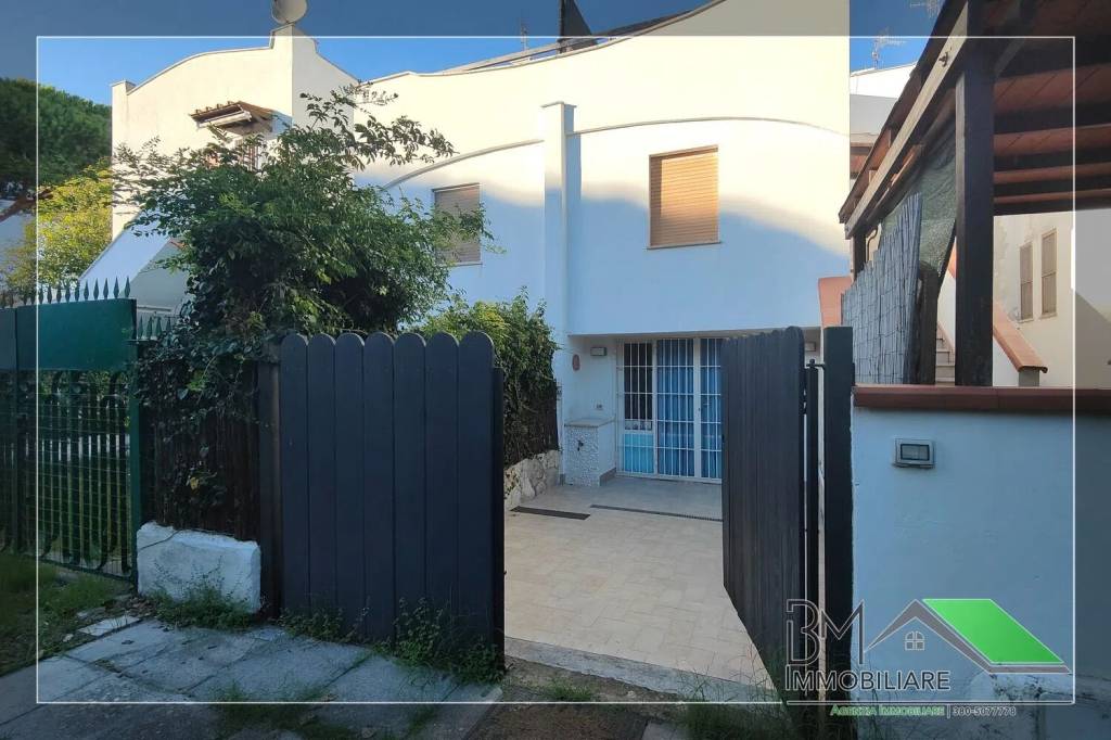 casa indipendente in vendita a Montalto di Castro in zona Montalto Marina