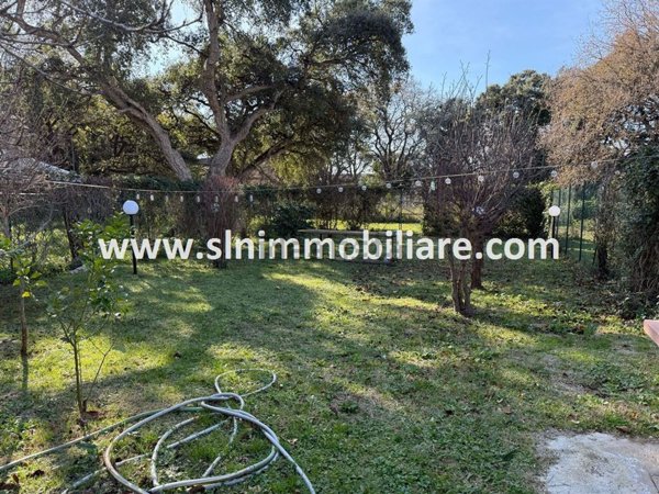 casa indipendente in vendita a Montalto di Castro in zona Montalto Marina