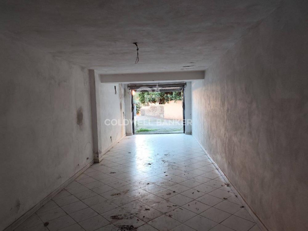 locale di sgombero in vendita a Montalto di Castro