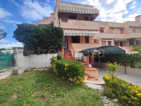 casa indipendente in vendita a Montalto di Castro in zona Montalto Marina